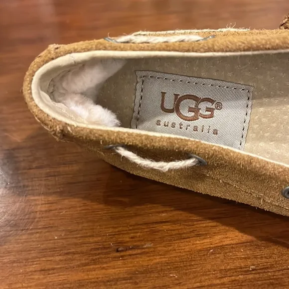 Ugg Australia K Ariana Flats Shoes new Chestnut Girls Youth Size 3