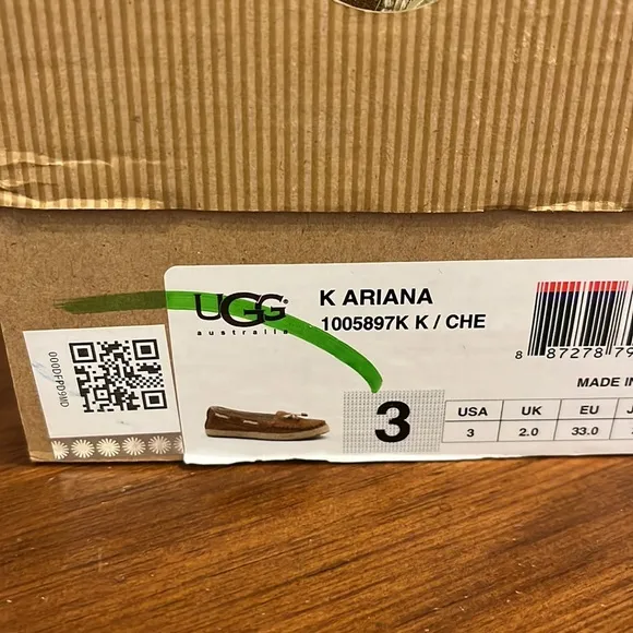 Ugg Australia K Ariana Flats Shoes new Chestnut Girls Youth Size 3