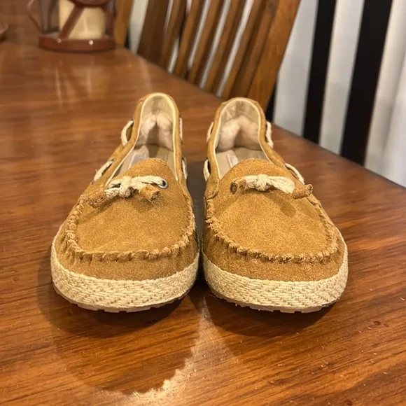Ugg Australia K Ariana Flats Shoes new Chestnut Girls Youth Size 3