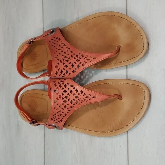 Ugg Australia Women T strap Leather Thong Sandals Flats shoes sz 10