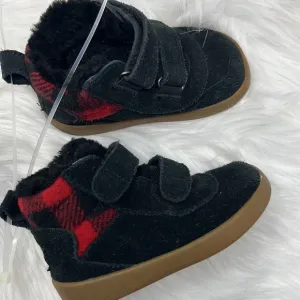 UGG Pritchard Red/Black Buffalo Plaid Infant Shoes Size 4-5
