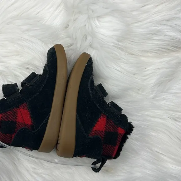 UGG Pritchard Red/Black Buffalo Plaid Infant Shoes Size 4-5