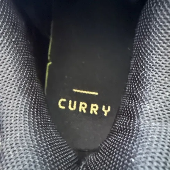 Under Armour Curry shoes size 5Y