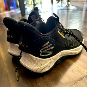 Under Armour Curry shoes size 5Y