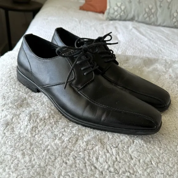 Van Heusen “Anthony” Men’s dress shoes 10M