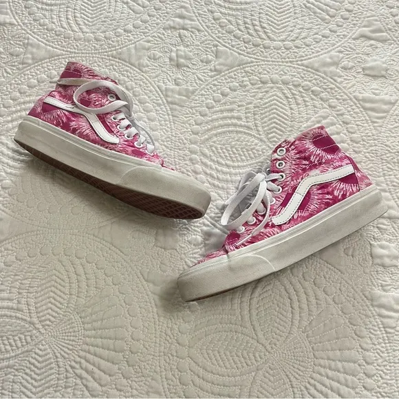 VANS Sk8-Hi Skater Sneakers Shoes Pink White Heart Tie Dye Ankle Size 7.5