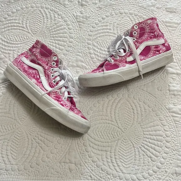 VANS Sk8-Hi Skater Sneakers Shoes Pink White Heart Tie Dye Ankle Size 7.5
