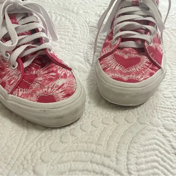 VANS Sk8-Hi Skater Sneakers Shoes Pink White Heart Tie Dye Ankle Size 7.5