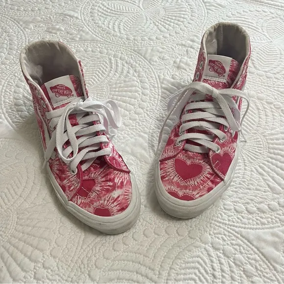 VANS Sk8-Hi Skater Sneakers Shoes Pink White Heart Tie Dye Ankle Size 7.5