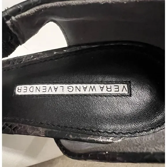 Vera Wang Lavender label Grey Metallic Beaded Leather Sandals Made In Italy 8.0‎