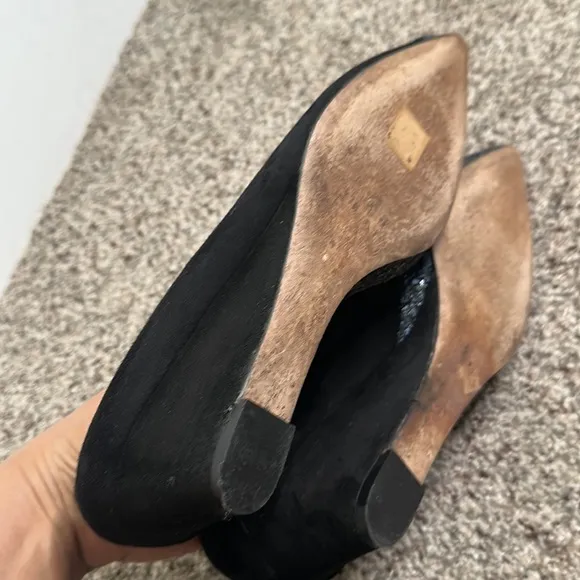 VIAJIYU  suede black pointy toe glitter front wedges size 9
