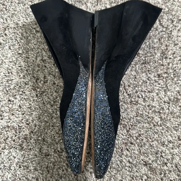VIAJIYU  suede black pointy toe glitter front wedges size 9