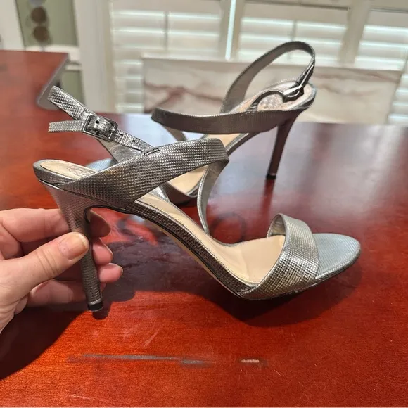 Vince Camuto Costina Embossed Metallic Leather Sandal Heels Size 8