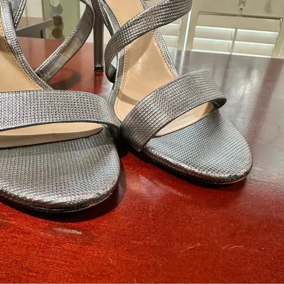 Vince Camuto Costina Embossed Metallic Leather Sandal Heels Size 8