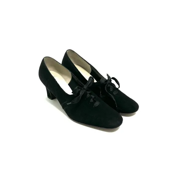Vintage 1950s black suede lace up pumps