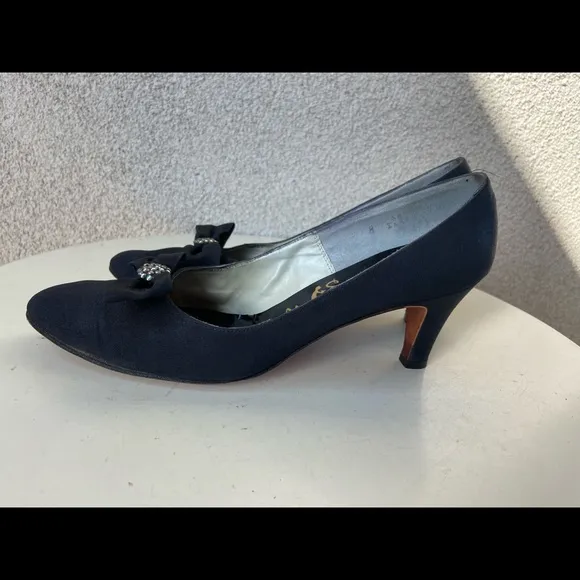 Vintage 1960s elegant black fabric pumps shoes heel rhinestones Mr Easton sz 7N