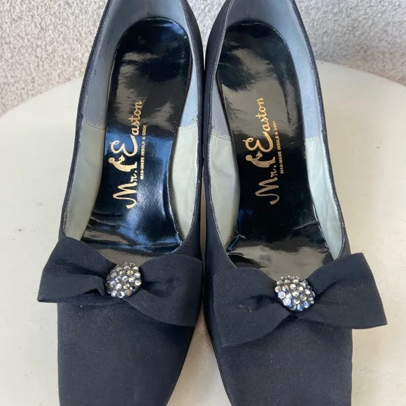 Vintage 1960s elegant black fabric pumps shoes heel rhinestones Mr Easton sz 7N
