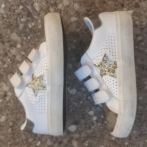 Vintage Havana Charlee Three Strap Glitter Star Sneaker 9 Toddler