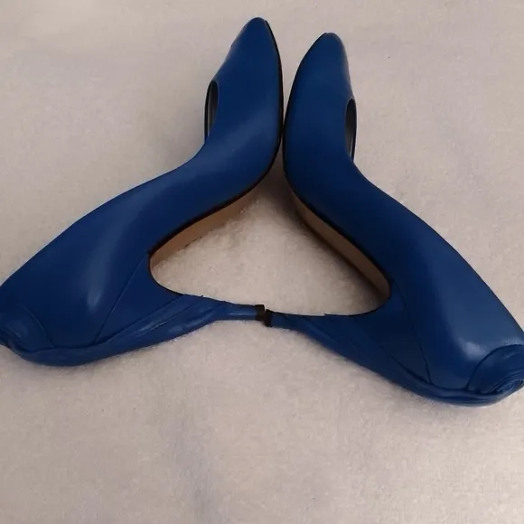 Vintage Ricinni Blue leather shoes.  (Pre-Loved) Sz 6