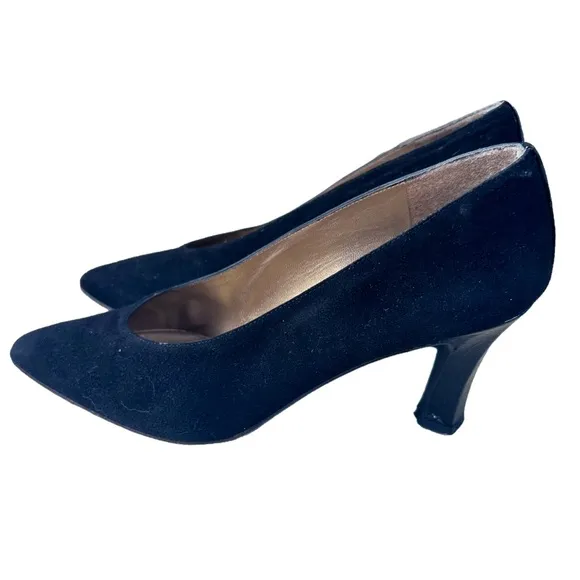 Vintage Stuart Weitzman Black Velvet Suede Leather Pointy Toe Pump Shoes Size 10