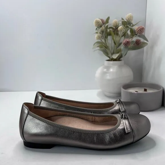 Vionic Amorie Leather Flats Slip On Comfort Shoes Pewter Metallic Women 8.5 NWOB