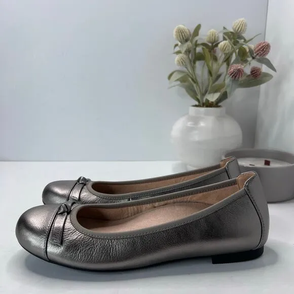 Vionic Amorie Leather Flats Slip On Comfort Shoes Pewter Metallic Women 8.5 NWOB