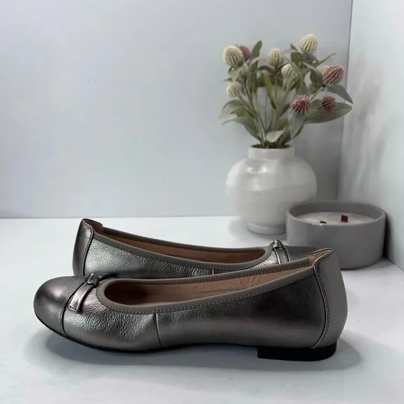 Vionic Amorie Leather Flats Slip On Comfort Shoes Pewter Metallic Women 8.5 NWOB