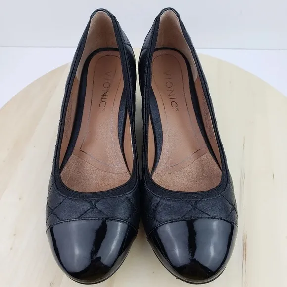 VIONIC Quilted Leather Block Heel Pumps Comfort Shoe Cap Toe Heel Size 6.5