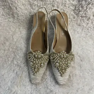 Whittall Shon fabric off white satin scrunch White Pearl Embellished Shoes SZ12