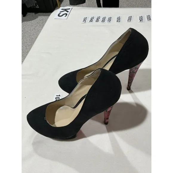 Woman’s Signature By Shoe Dazzle Prisca 8 Black Suede Stiletto Platform Shoe
