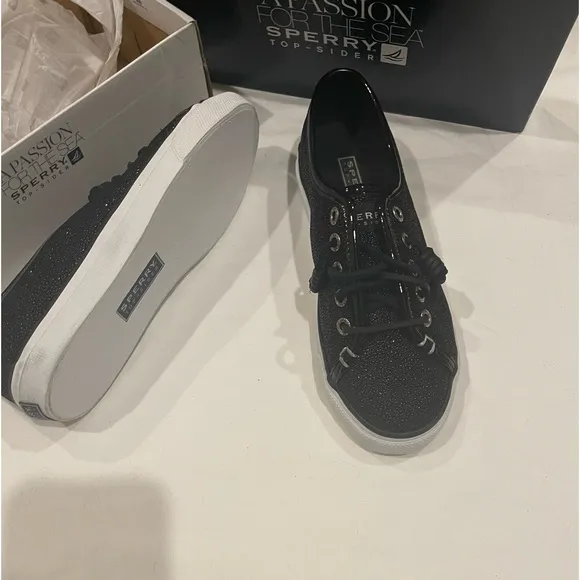 Woman’s Sperry topsiders glitter black size 5.5