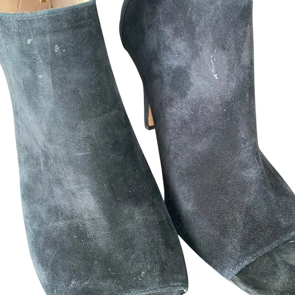 Women's Adrienne Vittadini Black Fine Suede Peep-Toe Heels Booties Shooties 8M