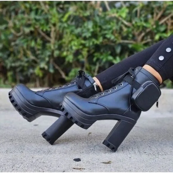 Women's Black Block Heel Lace Up Botties