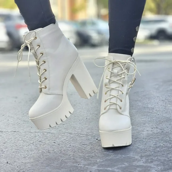 Women's Block Heel Lace Up Botties White Color