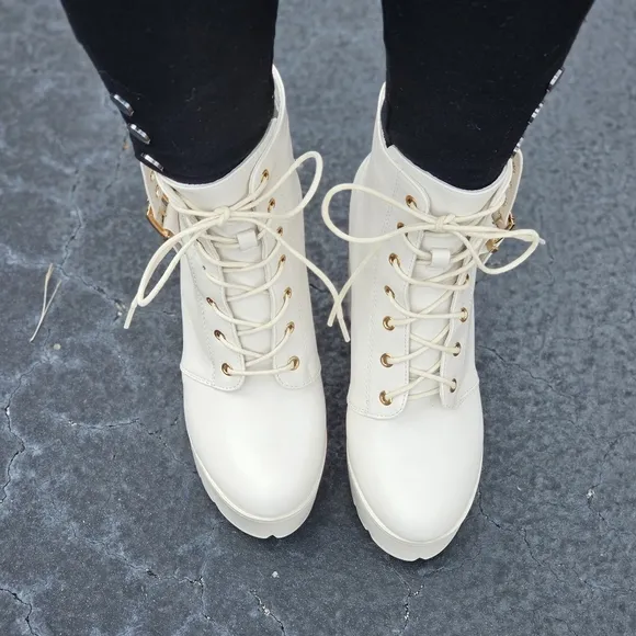 Women's Block Heel Lace Up Botties White Color