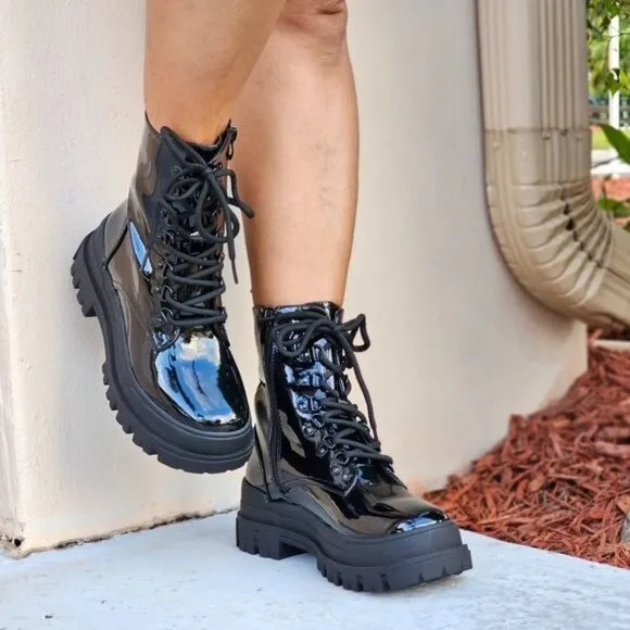 Women's Combat Lace Up‎ Ankle Block Heeled Boots Black Color