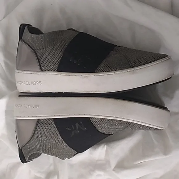 Women's MICHAEL Micheal Kors silver and black shoes size 8 VERY GORGEOUS 😍