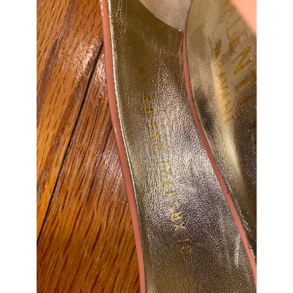 Women's Valentino Garavani Pinkish Mauve Leather Heels Size 39