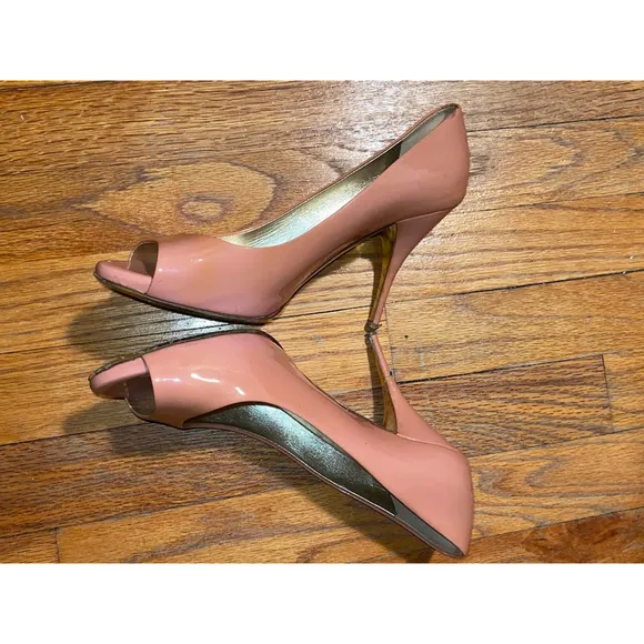 Women's Valentino Garavani Pinkish Mauve Leather Heels Size 39