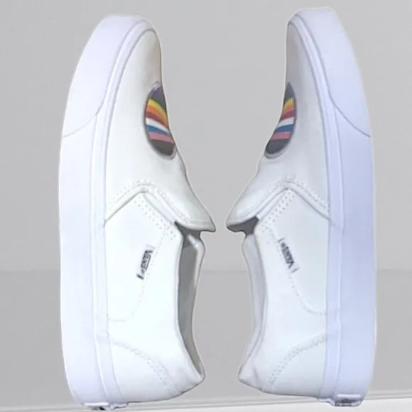 Women's Vans Asher Shoes Size 8 White Slip-on Glitter Heart Rainbow
