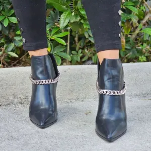 Women's Black Block Heel Chelsea Boots