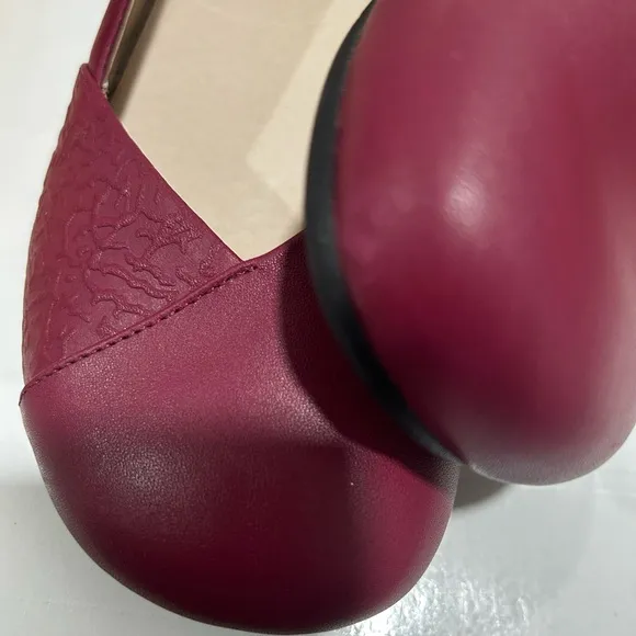 Xeroshoes Flats raspberry genuine Leather upper wide toe size 9.5W NWOT