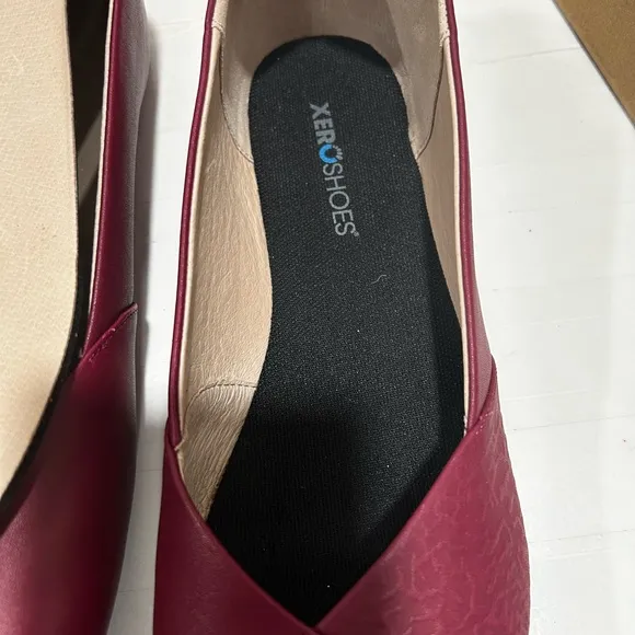 Xeroshoes Flats raspberry genuine Leather upper wide toe size 9.5W NWOT