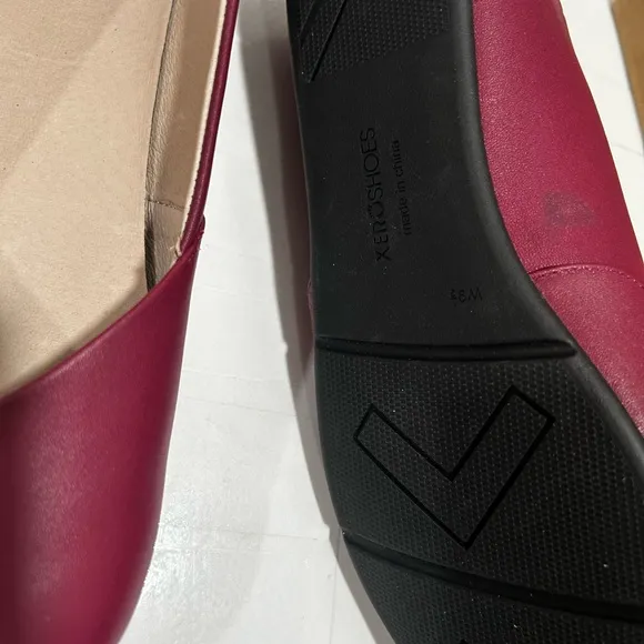 Xeroshoes Flats raspberry genuine Leather upper wide toe size 9.5W NWOT