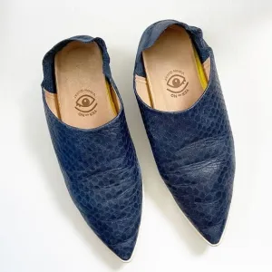 Yes or No Vision Quest Pointed Snakeskin Shoes Navy Blue Size 42 EU