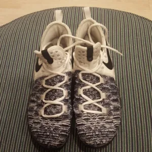 YOUTH NIKE KD