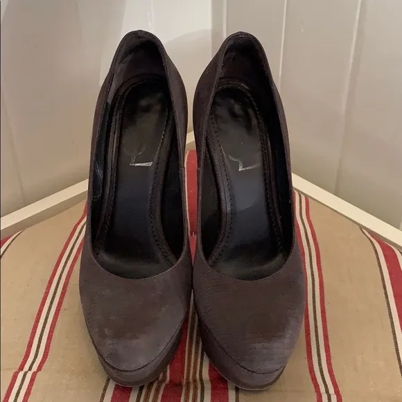 Yves Saint Laurent Round-Toe Platform Pumps Brown