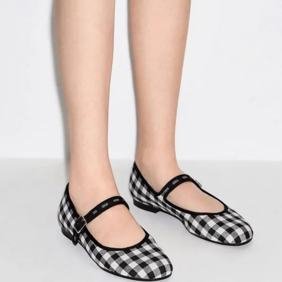 ZARA gingham mary janes black and white shoes girl bloggers favorite