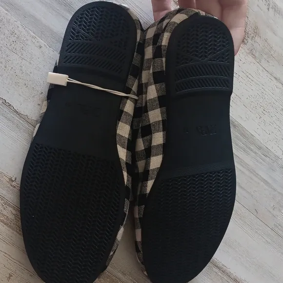 ZARA gingham mary janes black and white shoes girl bloggers favorite