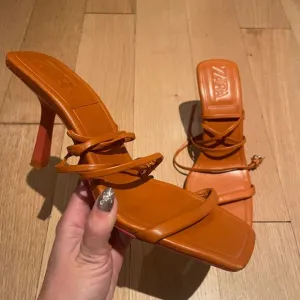 ZARA Heels Tied Lace up Strappy Sandals Orange 39 EU 8.5 US